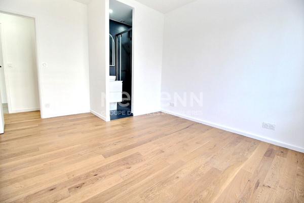 Appartement Courbevoie 4 pièces 75 m2 - TERRASSE - REFAIT A NEUF - DPE C- SUD-EST - TRAVERSANT - AU CALME