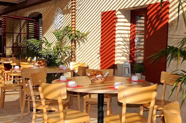 INVESTISSEMENT LOCATIF – Le Plan-de-la-Tour – Résidence de tourisme Village Club du Soleil Le Reverdi - 5 % de rentabilité