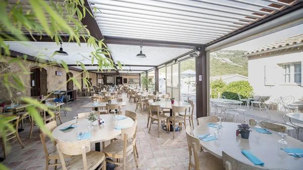 INVESTISSEMENT LOCATIF – Le Plan-de-la-Tour – Résidence de tourisme Village Club du Soleil Le Reverdi - 5 % de rentabilité