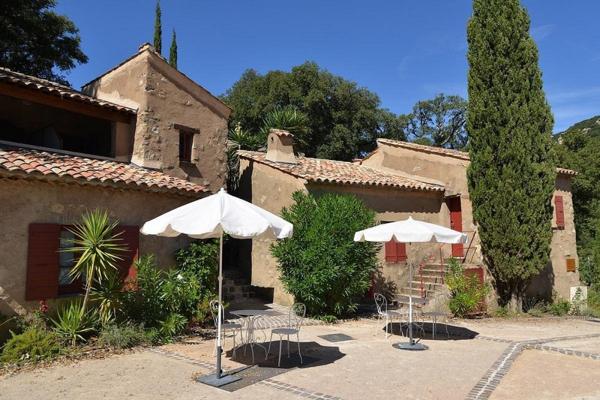INVESTISSEMENT LOCATIF – Le Plan-de-la-Tour – Résidence de tourisme Village Club du Soleil Le Reverdi - 5 % de rentabilité