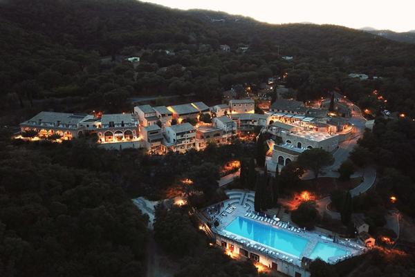 INVESTISSEMENT LOCATIF – Le Plan-de-la-Tour – Résidence de tourisme Village Club du Soleil Le Reverdi - 5 % de rentabilité