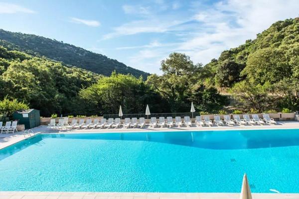 INVESTISSEMENT LOCATIF – Le Plan-de-la-Tour – Résidence de tourisme Village Club du Soleil Le Reverdi - 5 % de rentabilité