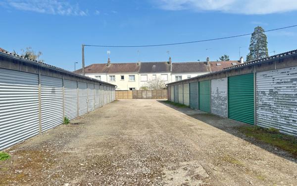 Stationnement à louer    15 m2 Alençon
