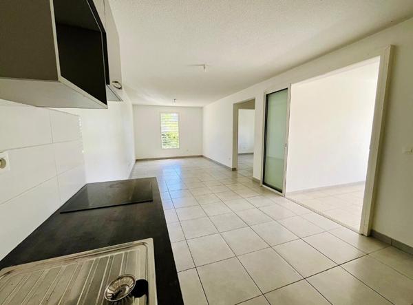 Appartement t2 Superficie 43 m2 Terrasse 13 m2 proximité Hôpital