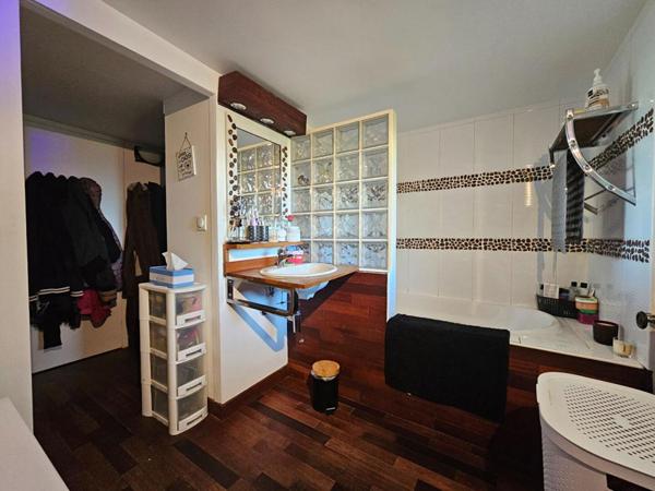 QUARTIER ALSACE LORRAINE- 12 MINUTES DE LA GARE DE CORMEILLES EN PARISIS