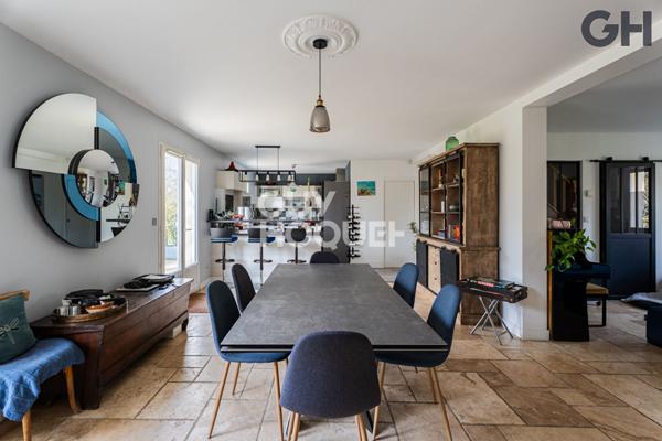 CHARMANTE MAISON AVEC SOUS-SOL DE 6 PIECES ( environ 138m²) À SOISY-SUR-SEINE