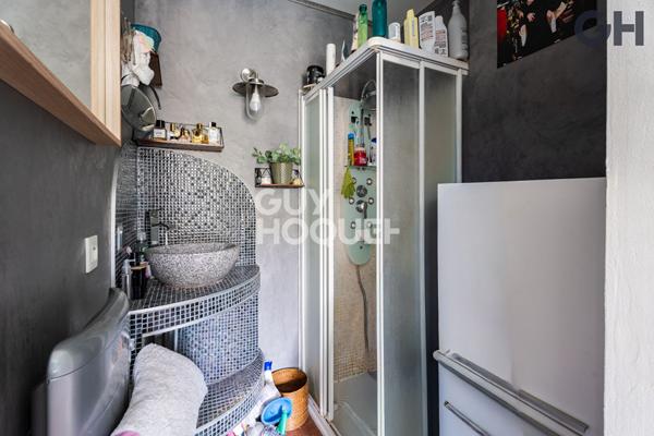 CHARMANTE MAISON AVEC SOUS-SOL DE 6 PIECES ( environ 138m²) À SOISY-SUR-SEINE