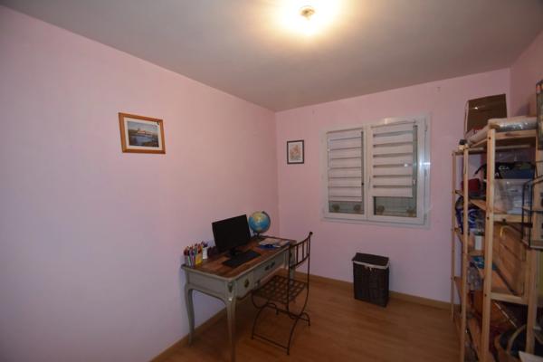 Proche Charlieu - maison plain pied - 98 m² -