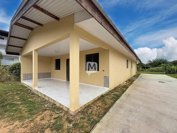DPT GUYANE, À LOUER CAYENNE  Maison jumelée T2 Meublée de 48 m²