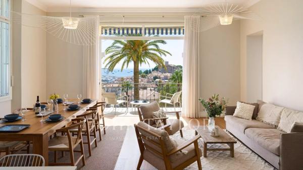 Appartement Belle époque rénové avec vue sur la Baie de Cannes