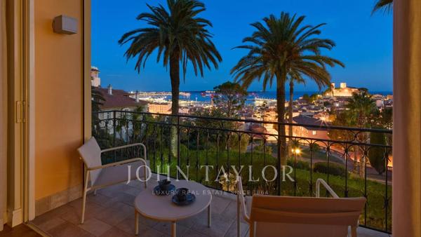 Appartement Belle époque rénové avec vue sur la Baie de Cannes