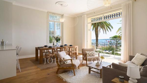Appartement Belle époque rénové avec vue sur la Baie de Cannes