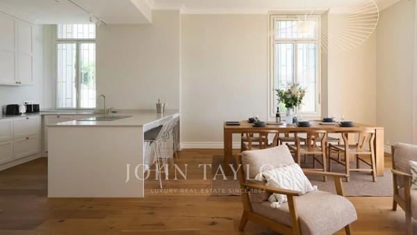 Appartement Belle époque rénové avec vue sur la Baie de Cannes