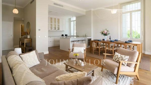 Appartement Belle époque rénové avec vue sur la Baie de Cannes