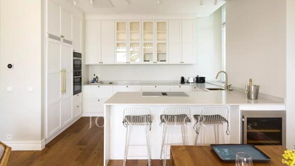 Appartement Belle époque rénové avec vue sur la Baie de Cannes