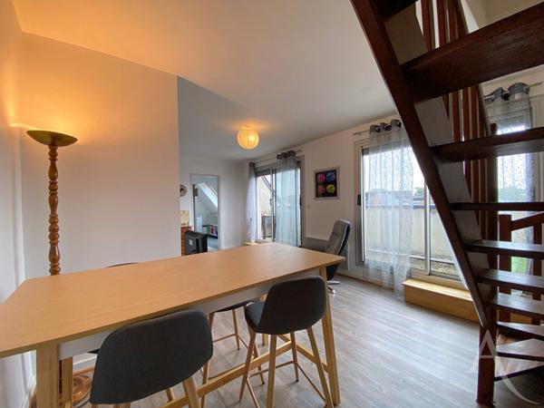 Appartement 3 pièces en duplex avec balcon et garage à St Florent sur Cher