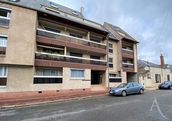 Appartement 3 pièces en duplex avec balcon et garage à St Florent sur Cher