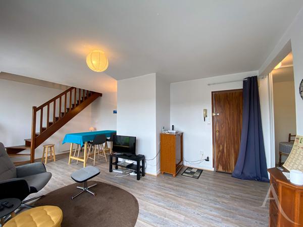 Appartement 3 pièces en duplex avec balcon et garage à St Florent sur Cher