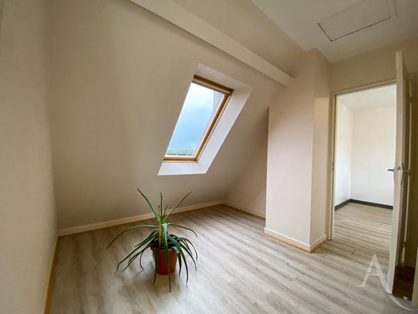 Appartement 3 pièces en duplex avec balcon et garage à St Florent sur Cher