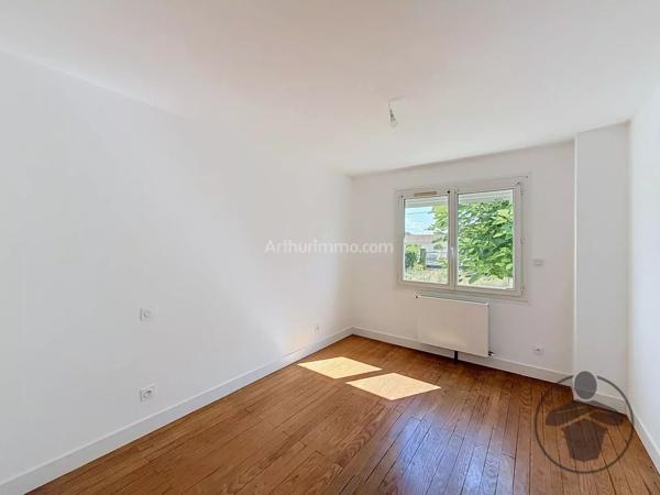 Vente                                                      Maison
                        
                     4 pièces                      73 m2                     à Coutras
