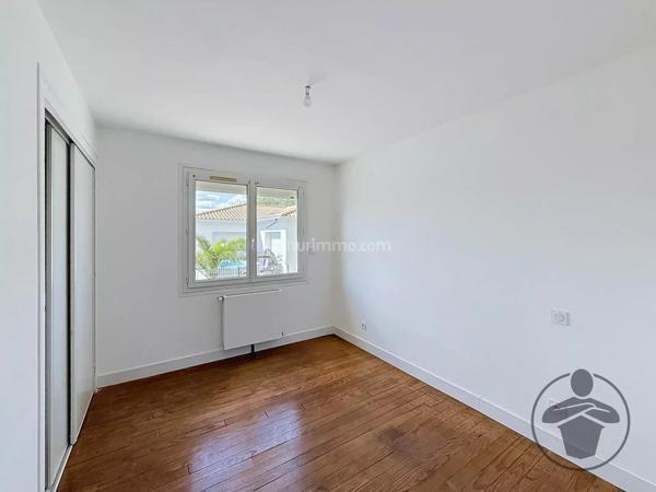 Vente                                                      Maison
                        
                     4 pièces                      73 m2                     à Coutras