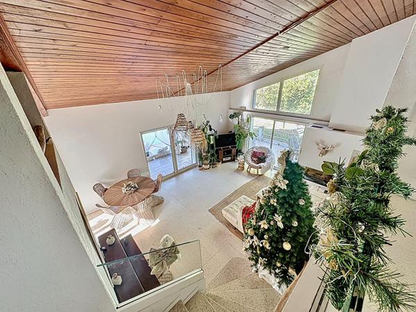 Maison Provençale à vendre à Peymeinade - 5 pièces, 4 chambres