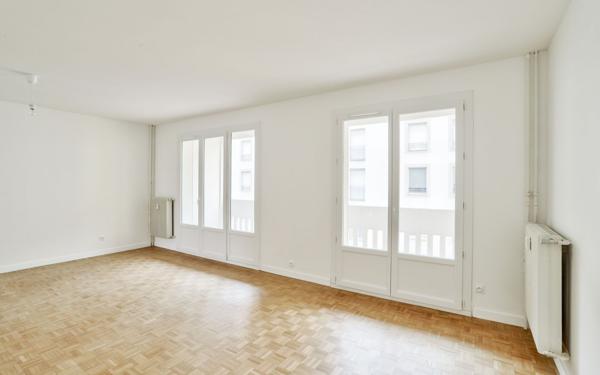 Appartement à vendre    3 pièces • 75,98 m2 Lyon 3