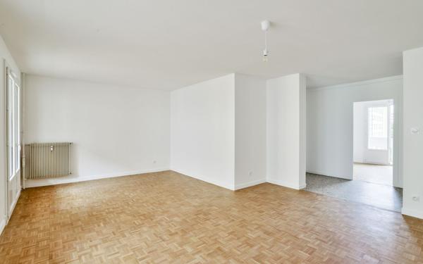 Appartement à vendre    3 pièces • 75,98 m2 Lyon 3