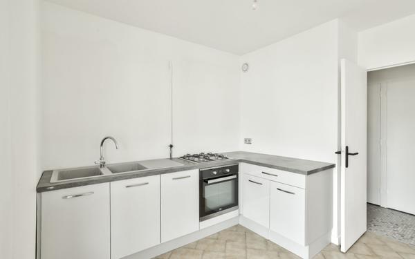 Appartement à vendre    3 pièces • 75,98 m2 Lyon 3