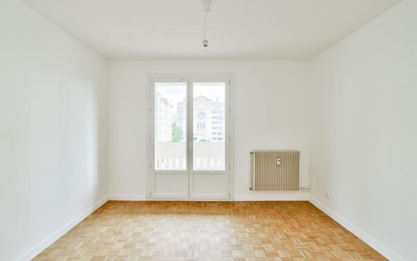 Appartement à vendre    3 pièces • 75,98 m2 Lyon 3