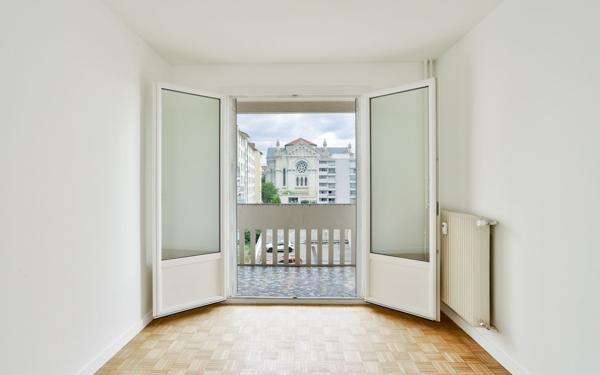 Appartement à vendre    3 pièces • 75,98 m2 Lyon 3
