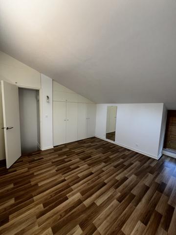 Maison T4 sur 3 niveaux quarier Le Prieuré Lafond avec terrasse et place de stationnement