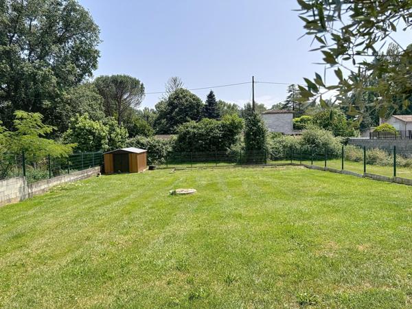 Villa T5 - Pièce de vie 60 m2  - garage - véranda - piscine -