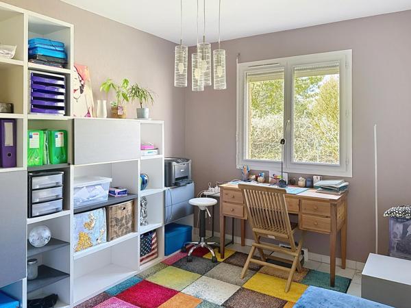 Villa T5 - Pièce de vie 60 m2  - garage - véranda - piscine -