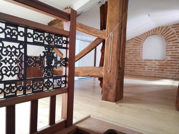 Superbe duplex refait à neuf, 2 chambres, bureau