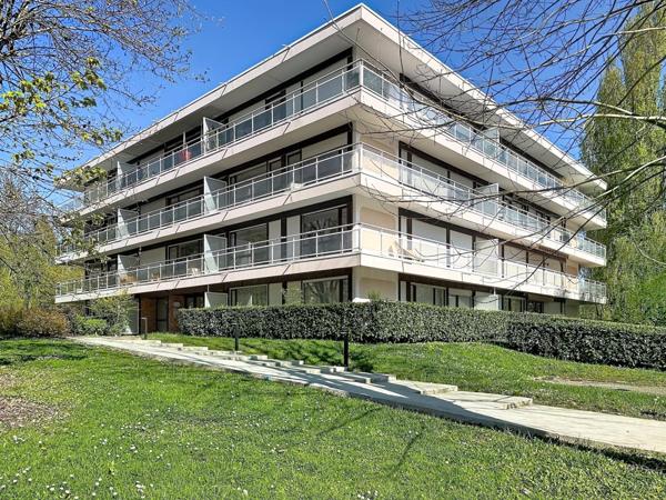 Appartement F5 avec balcon filant et box en ss-sol
