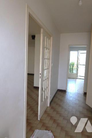 Proximité toutes commodités, PAVILLON comprenant :
. en rez-de-chaussée (108m2 hab) : entrée a...