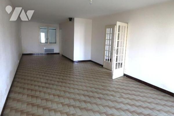 Proximité toutes commodités, PAVILLON comprenant :
. en rez-de-chaussée (108m2 hab) : entrée a...