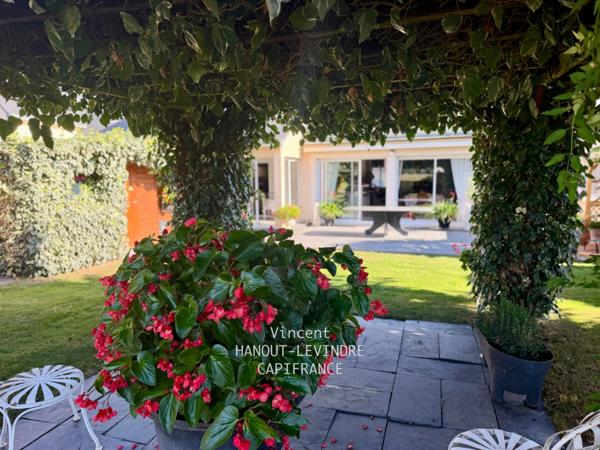 MAISON FAMILIALE DE 186 M² – 4 CHAMBRES – LE PLESSIS-GRAMMOIRE(49)