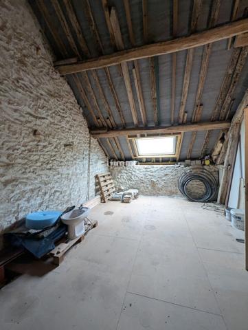 Longueville, Possibilité de 2 maisons et dépendance viabilisé de 70m²