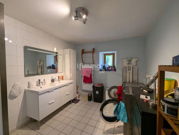 Longueville, Possibilité de 2 maisons et dépendance viabilisé de 70m²