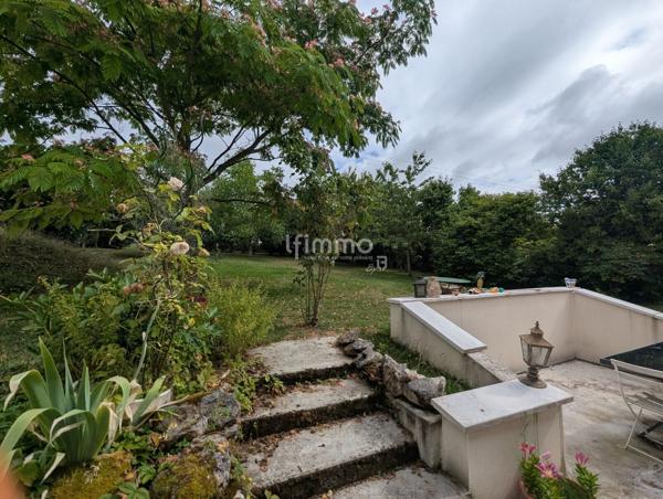 Longueville, Possibilité de 2 maisons et dépendance viabilisé de 70m²