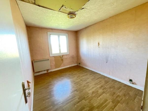 Maison à rénover entièrement PUYMOYEN (16)