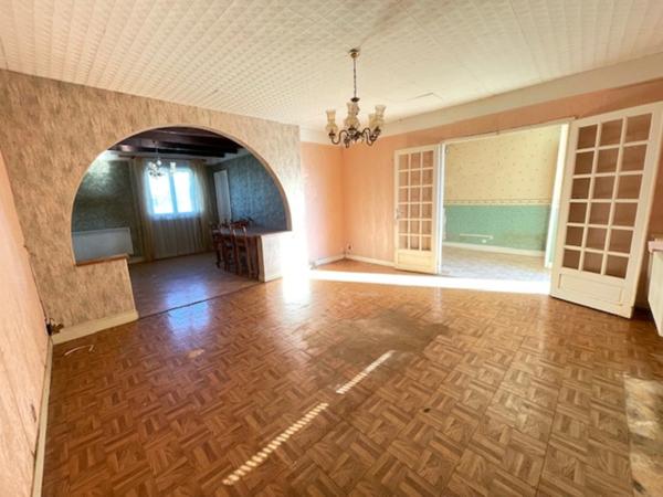 Maison à rénover entièrement PUYMOYEN (16)