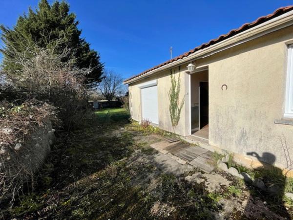 Maison à rénover entièrement PUYMOYEN (16)