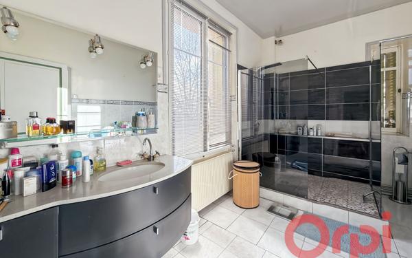 Maison à vendre    7 pièces •  Châteaumeillant