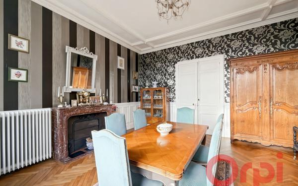 Maison à vendre    7 pièces •  Châteaumeillant