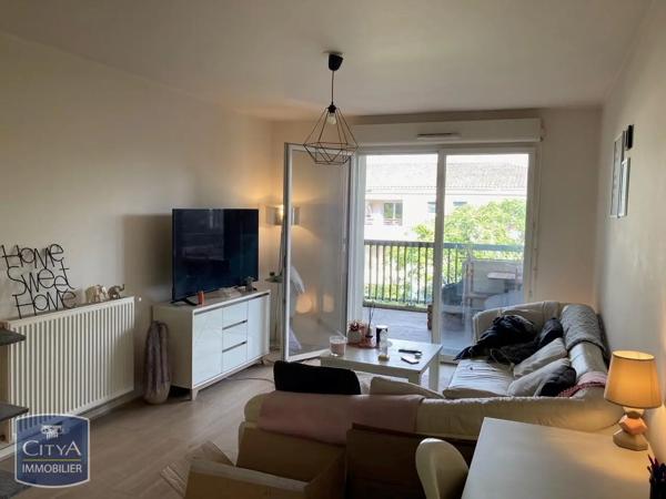 Appartement à louer 2 pièces 42.25m² Bruges (33520)