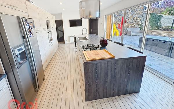 Maison à vendre    5 pièces •  Dun-le-Poëlier