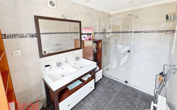 Maison à vendre    5 pièces •  Dun-le-Poëlier